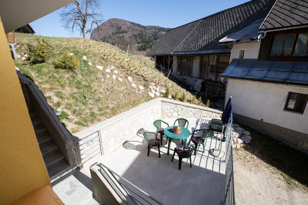 Farmhouse Pri Miklavu Бохинь Экстерьер фото