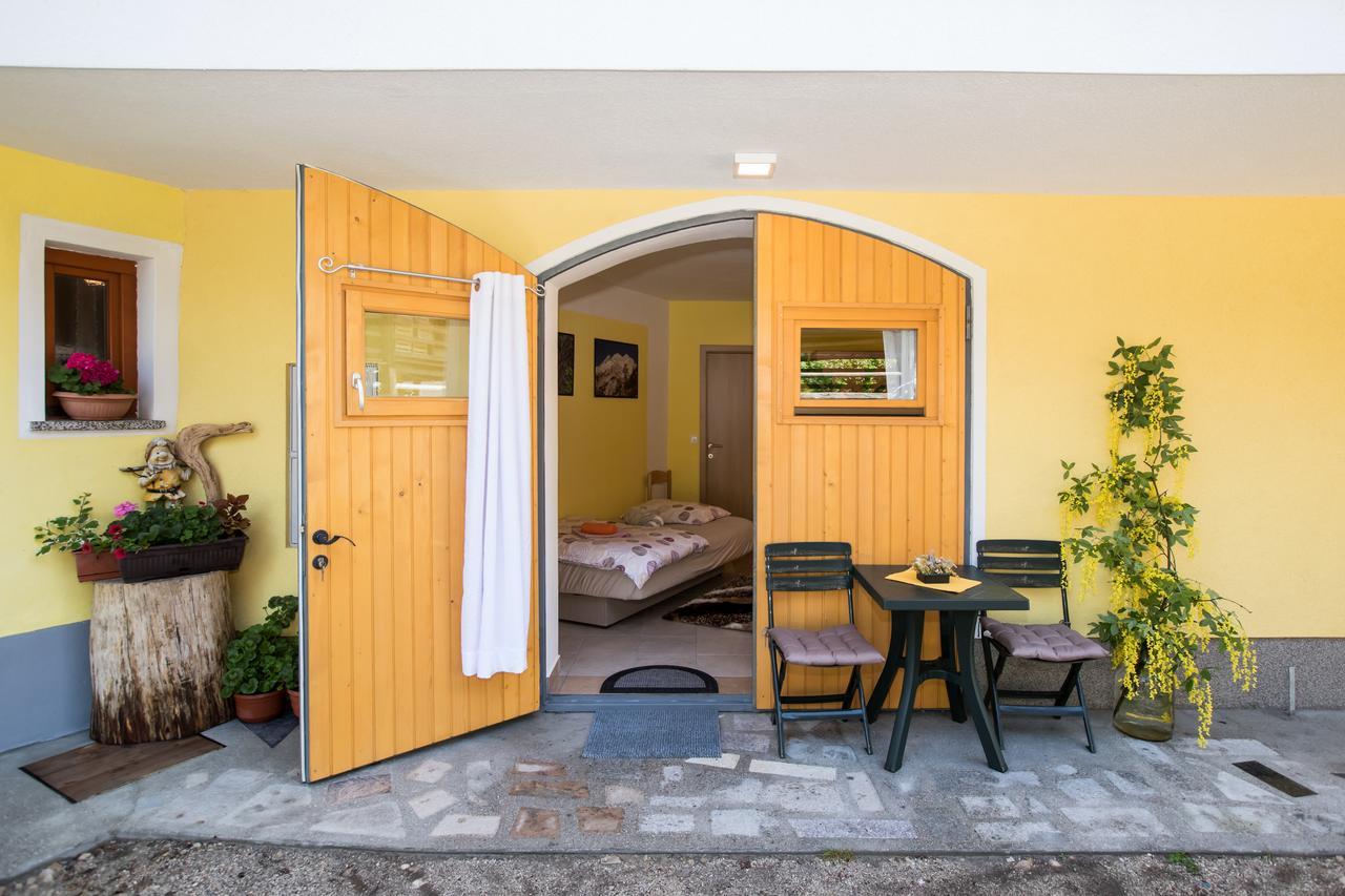 Farmhouse Pri Miklavu Бохинь Экстерьер фото